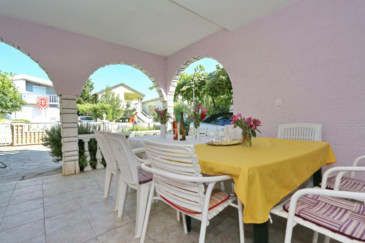 Villa Neyla Вир Екстериор снимка