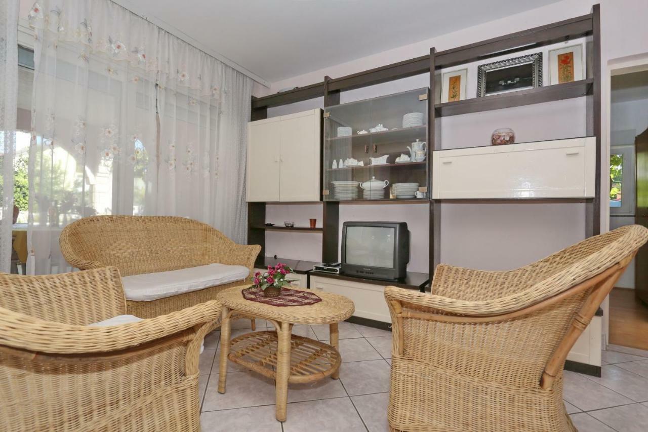 Villa Neyla Вир Екстериор снимка