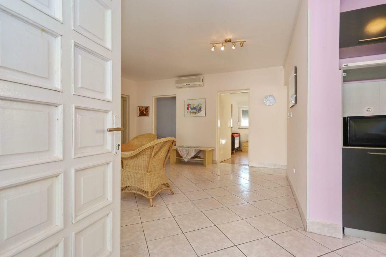 Villa Neyla Вир Екстериор снимка