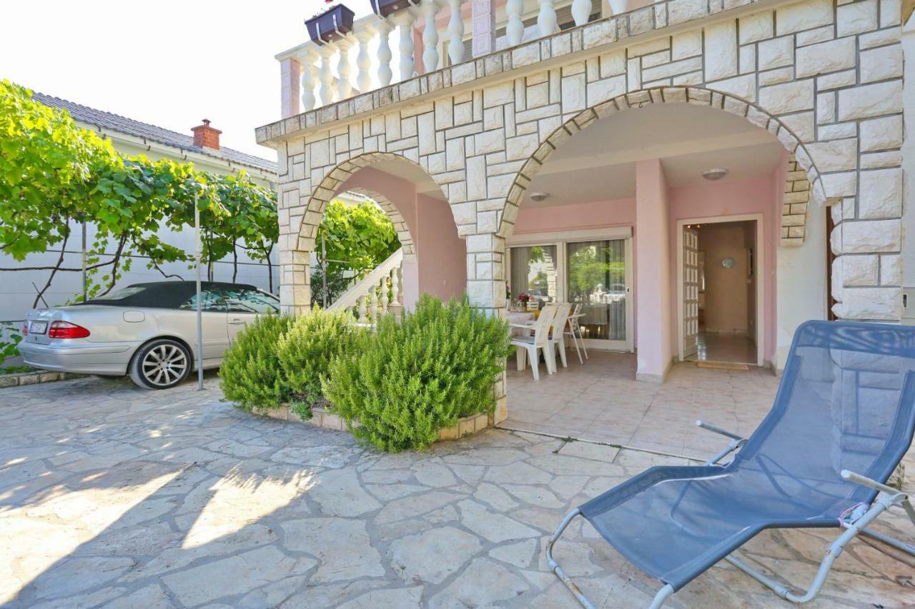 Villa Neyla Вир Екстериор снимка