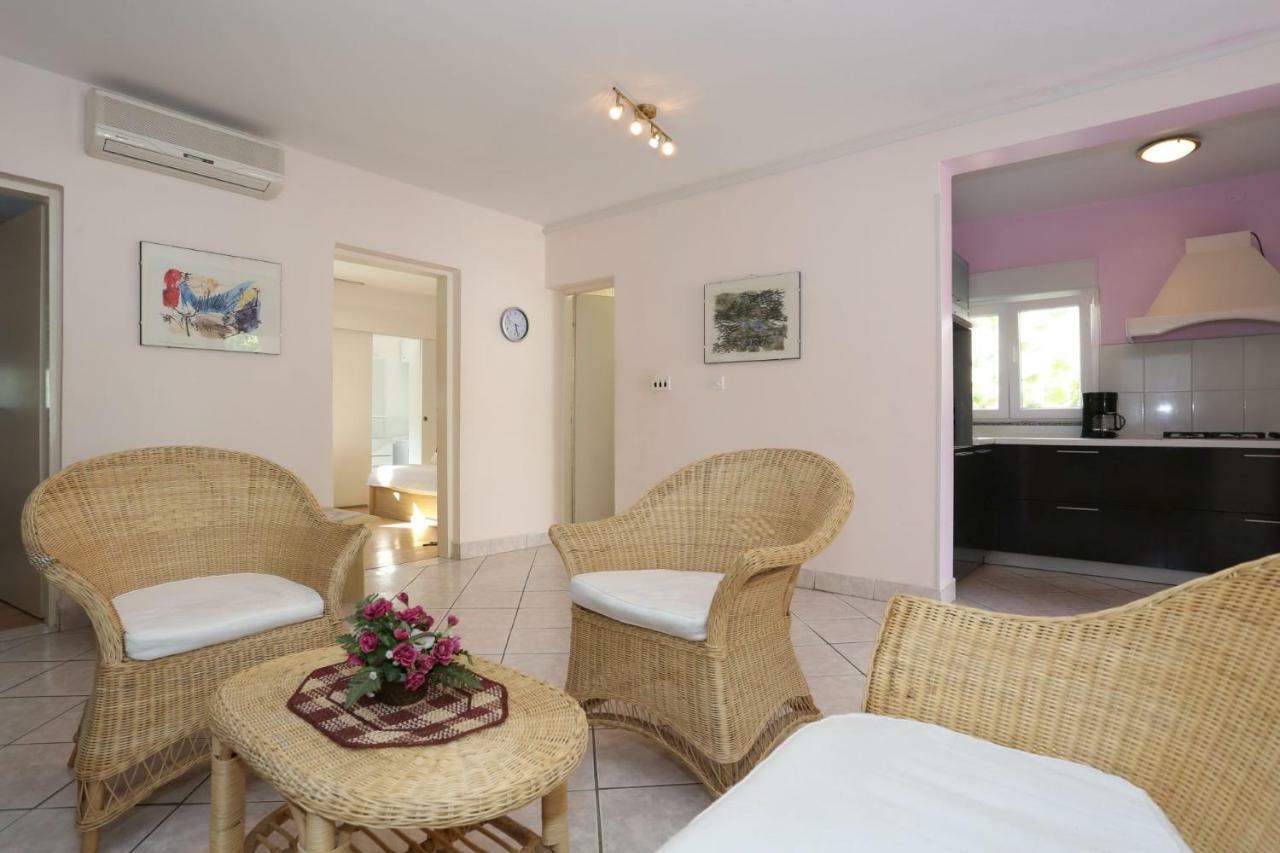 Villa Neyla Вир Екстериор снимка