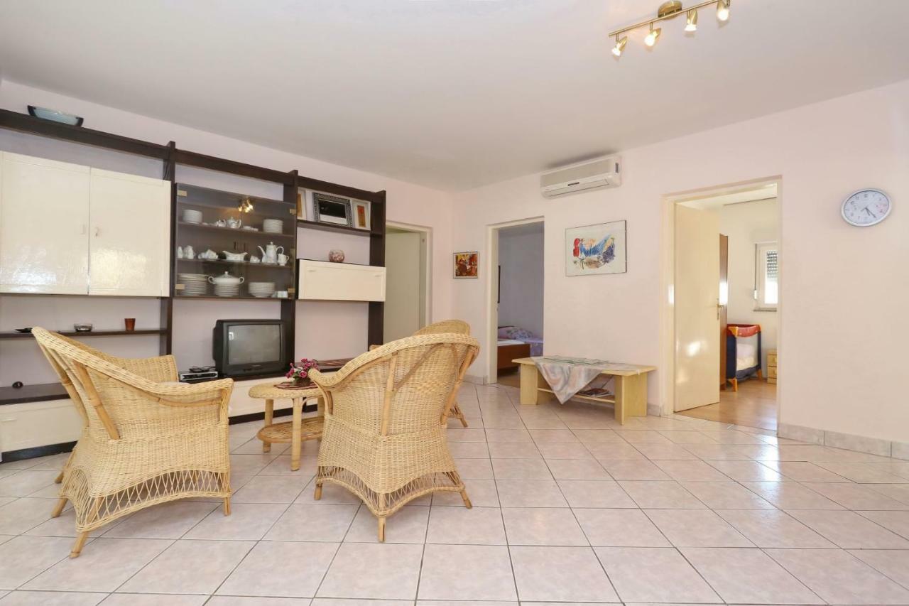Villa Neyla Вир Екстериор снимка