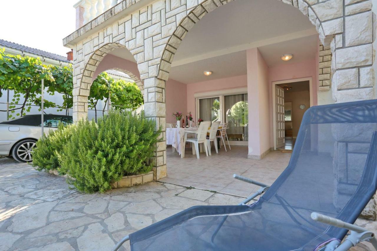 Villa Neyla Вир Екстериор снимка