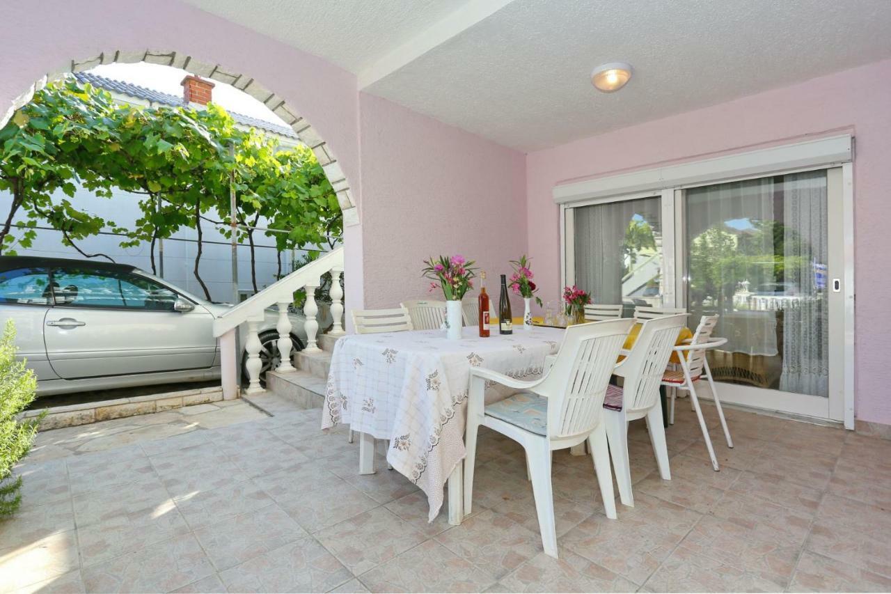 Villa Neyla Вир Екстериор снимка