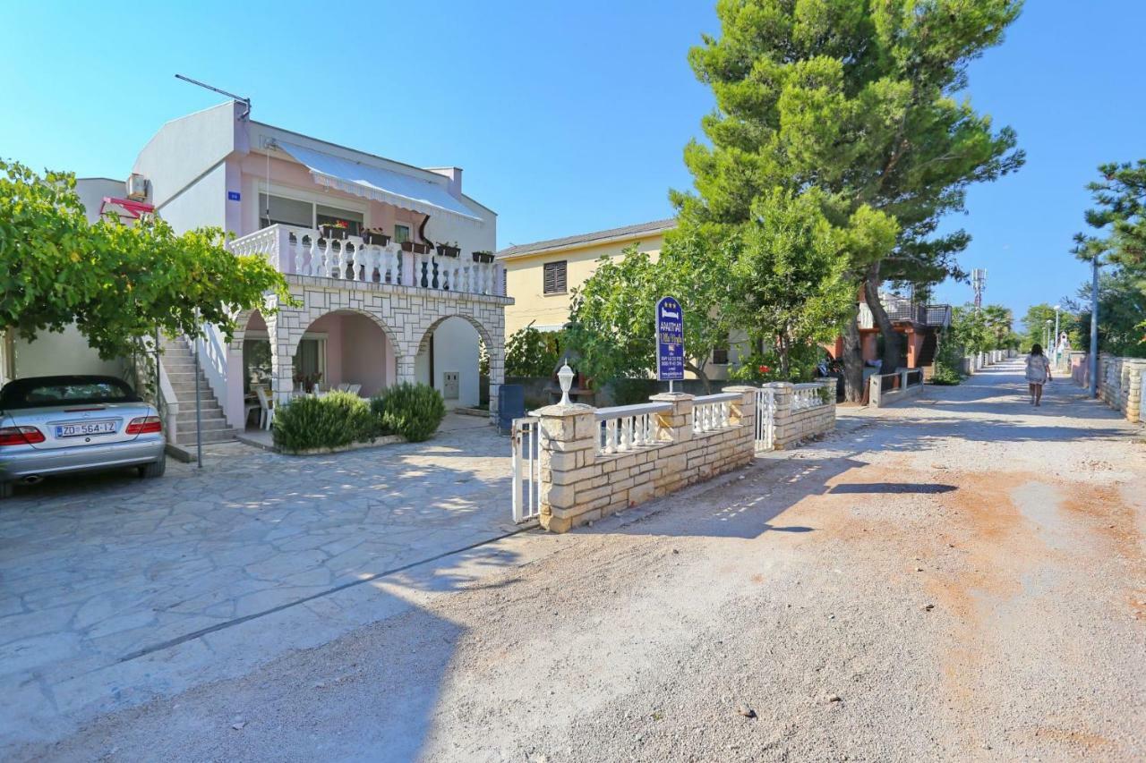 Villa Neyla Вир Екстериор снимка