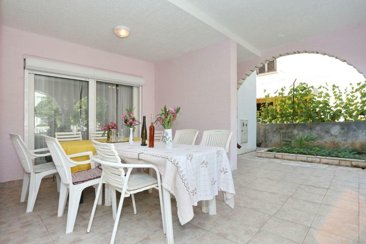 Villa Neyla Вир Екстериор снимка
